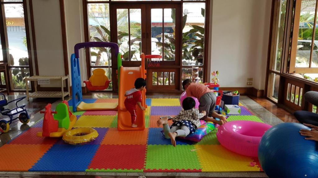 Dusit Hotel Sakon Nakhon Exteriér fotografie